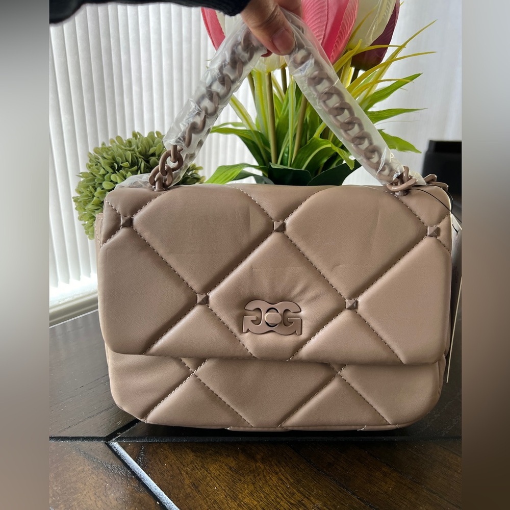 NWT Gilda Paris Tan Soft Quilted Twist lock Chain Handbag/Crossbody